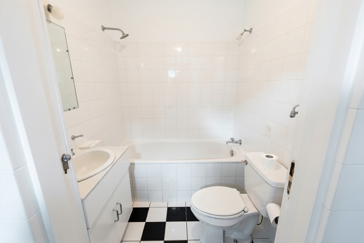 Bathroom cleaning before and after