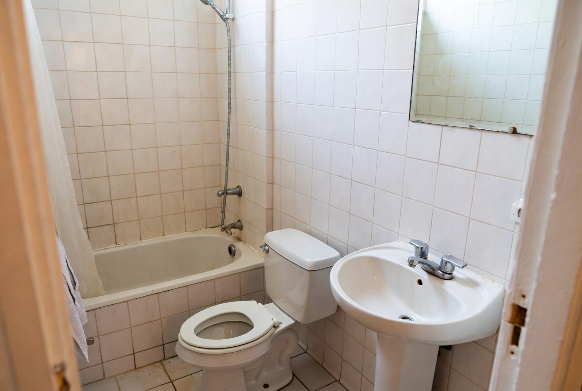 Bathroom cleaning before and after