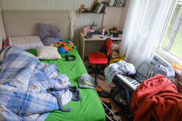 Room cleaning before and after